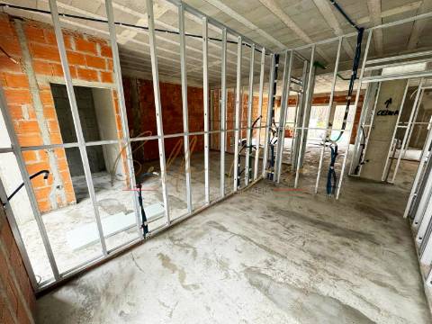 Moradia Geminada T3+1 Venda em Cacia,Aveiro