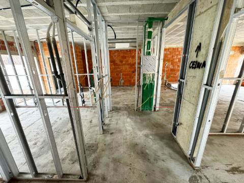 Moradia Geminada T3+1 Venda em Cacia,Aveiro