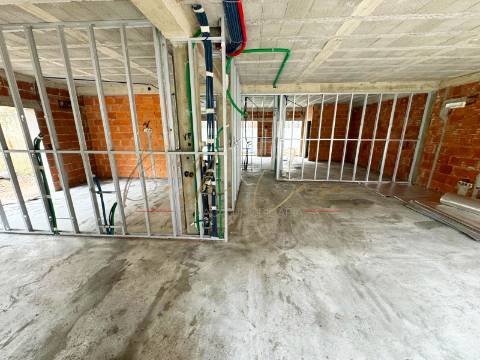 Moradia Geminada T3+1 Venda em Cacia,Aveiro