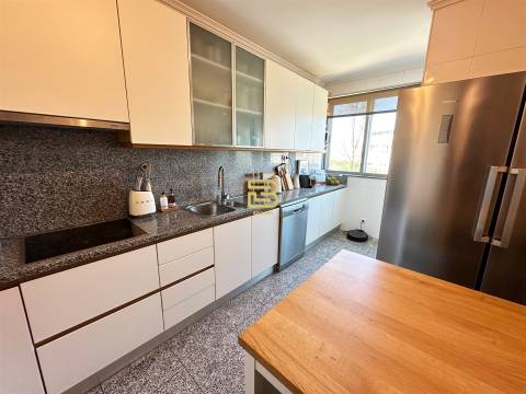 Em exclusivo, apartamento tipologia T3 em Santo Ovídio, no prestigiado condomínio Quinta das Corgas