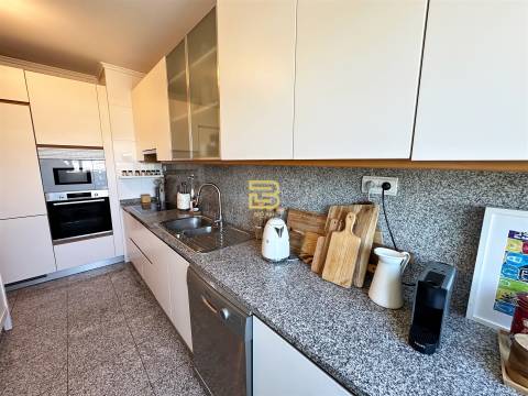 Em exclusivo, apartamento tipologia T3 em Santo Ovídio, no prestigiado condomínio Quinta das Corgas