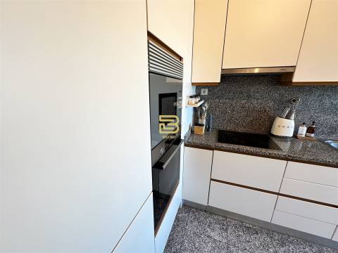 Em exclusivo, apartamento tipologia T3 em Santo Ovídio, no prestigiado condomínio Quinta das Corgas