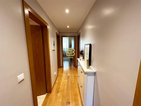 Em exclusivo, apartamento tipologia T3 em Santo Ovídio, no prestigiado condomínio Quinta das Corgas