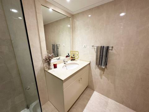 Em exclusivo, apartamento tipologia T3 em Santo Ovídio, no prestigiado condomínio Quinta das Corgas