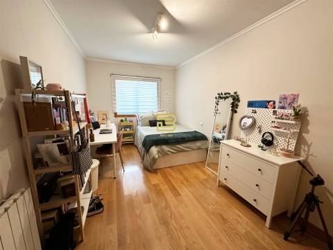 Em exclusivo, apartamento tipologia T3 em Santo Ovídio, no prestigiado condomínio Quinta das Corgas