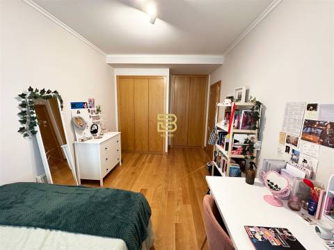 Em exclusivo, apartamento tipologia T3 em Santo Ovídio, no prestigiado condomínio Quinta das Corgas