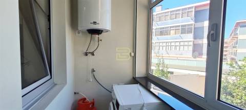 Apartamento tipologia T2 ao nível do primeiro andar com garagem box na Senhora da Hora.