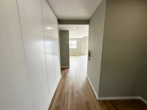 Arrenda-se Apartamento T3 remodelado e mobilado em Mindelo, V. do Conde.