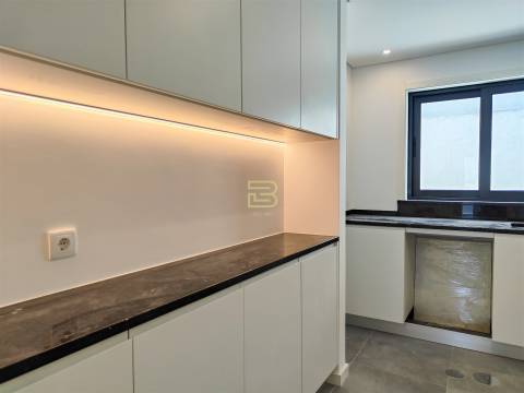 Apartamento T3 novo , num Condomínio Fechado, em Vila Nova de Gaia