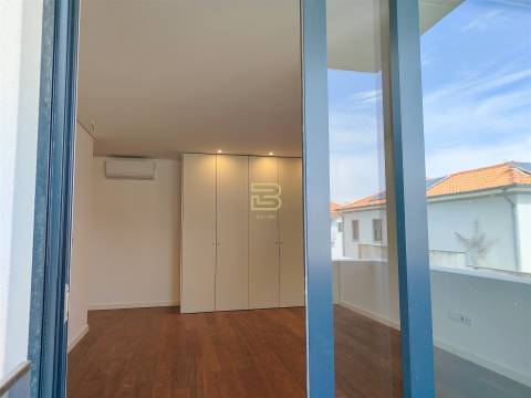 Apartamento T3 novo , num Condomínio Fechado, em Vila Nova de Gaia