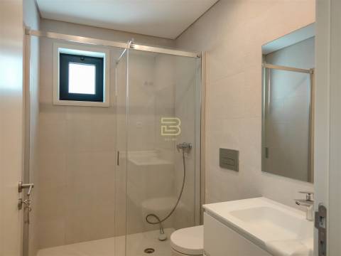 Apartamento T3 novo , num Condomínio Fechado, em Vila Nova de Gaia