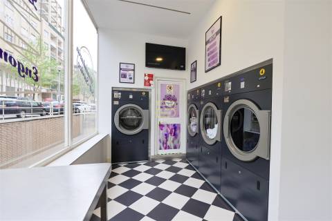 Trespasse de Lavandaria, com Alta Rentabilidade, em Águas Santas, a poucos metros do Continente.