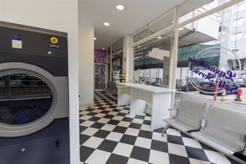 Trespasse de Lavandaria, com Alta Rentabilidade, em Águas Santas, a poucos metros do Continente.