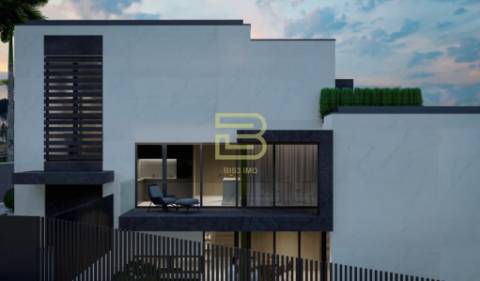 Moradia de Luxo T3 Duplex em Vila Nova de Gaia, na 1ª linha do mar