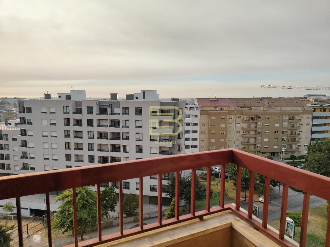 T1 à Avenida Fernão de Magalhães - Porto