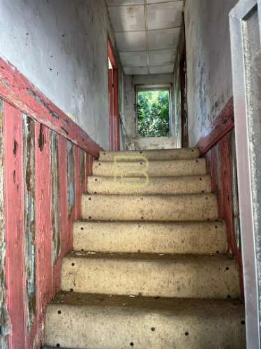 CASA em PEDRA com TERRENO para RECUPERAR ao Seu Gosto!