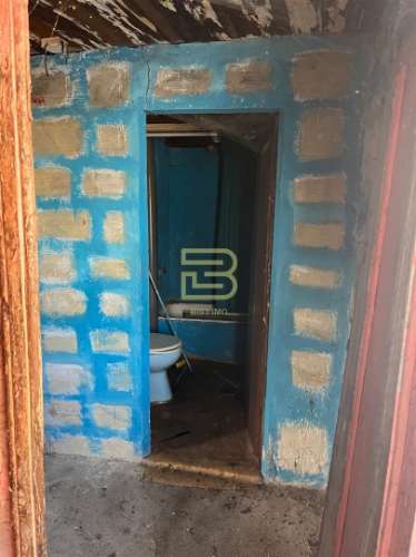 CASA em PEDRA com TERRENO para RECUPERAR ao Seu Gosto!