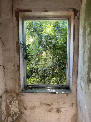 CASA em PEDRA com TERRENO para RECUPERAR ao Seu Gosto!