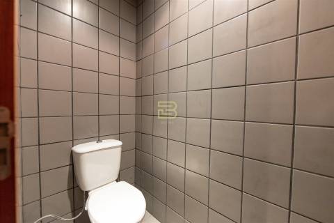 ARMAZÉM com 374m², para VENDA, na ZONA INDUSTRIAL de ERMESINDE