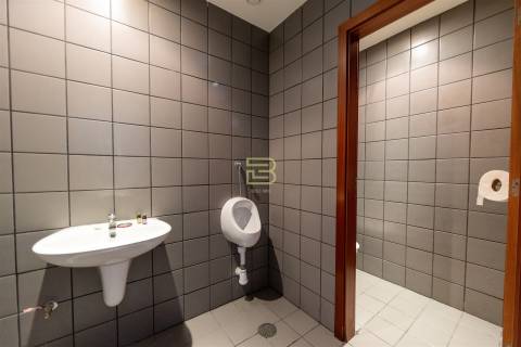 ARMAZÉM com 374m², para ARRENDAMENTO, na ZONA INDÚSTRIAL de ERMESINDE