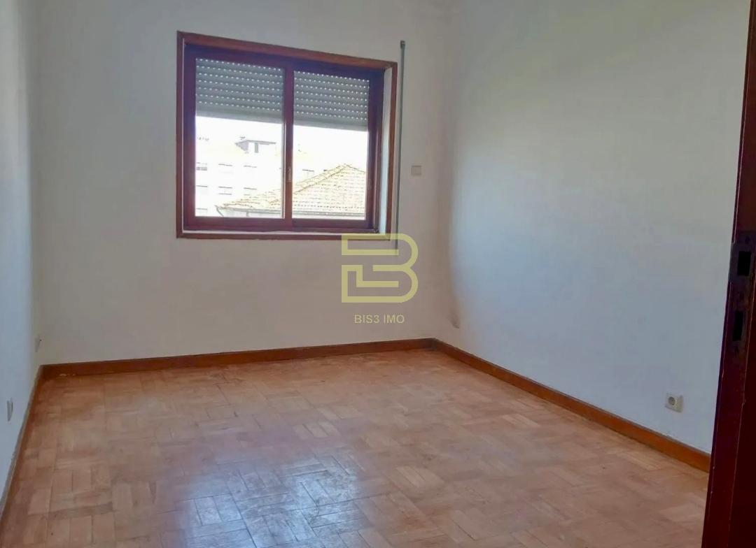 T2 TOTALMENTE RENOVADO em GONDOMAR, com 2 Frentes