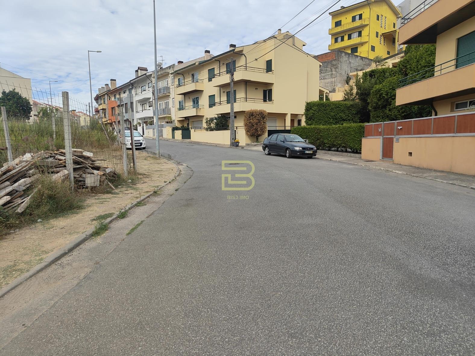 LOTE para CONSTRUÇÃO de MORADIA de 2 FRENTES em Gondomar