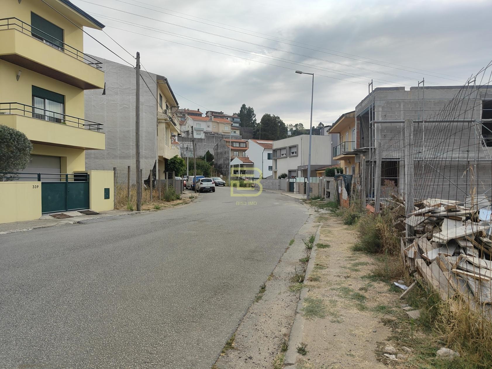 LOTE para CONSTRUÇÃO de MORADIA de 2 FRENTES em Gondomar