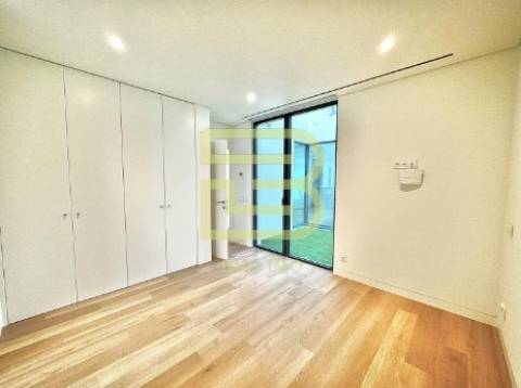 Moradia V3 de luxo no coração de Vilamoura