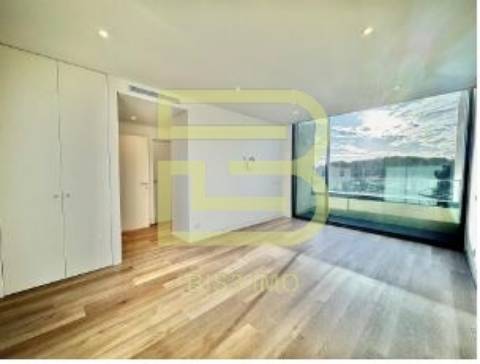 Moradia V3 de luxo no coração de Vilamoura