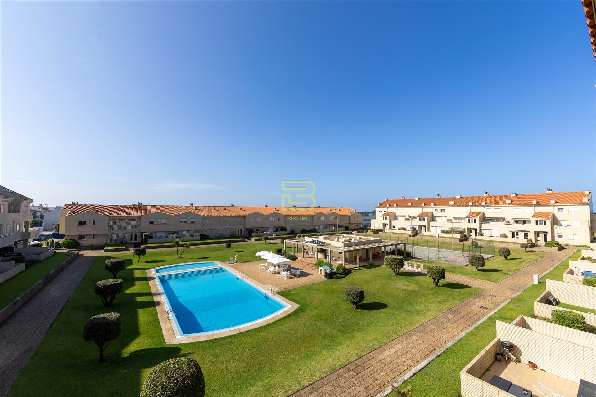 T1+1 + SÓTÃO – PRIMEIRA LINHA DE PRAIA – AGUDELA