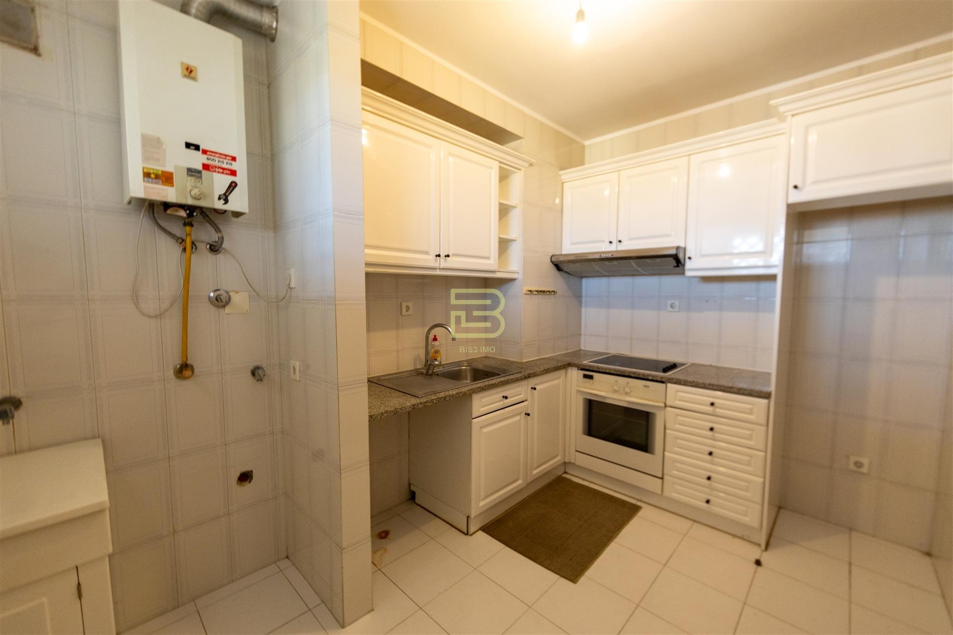 T1+1 + SÓTÃO – PRIMEIRA LINHA DE PRAIA – AGUDELA