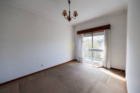 Apartamento T3 com GARAGEM junto á estação de RIO TINTO