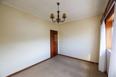 Apartamento T3 com GARAGEM junto á estação de RIO TINTO