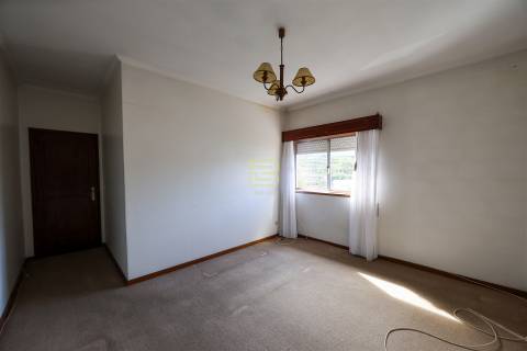 Apartamento T3 com GARAGEM junto á estação de RIO TINTO