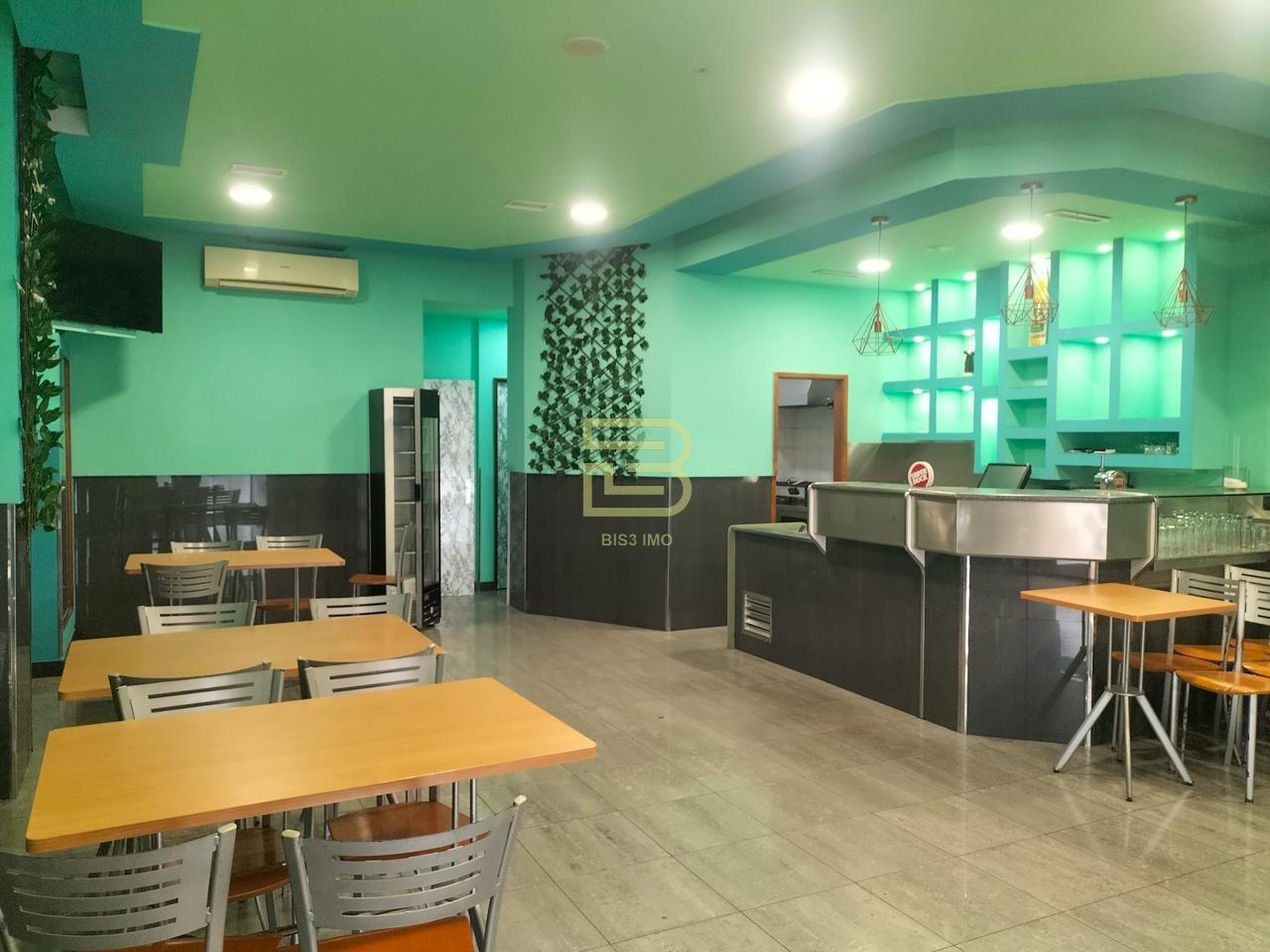 Espaço comercial, com 77 m², situado no centro de Valongo