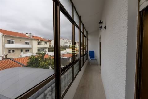 Moradia Familiar ,T4 em Vilar do Paraíso — Espaço, Conforto e Jardim