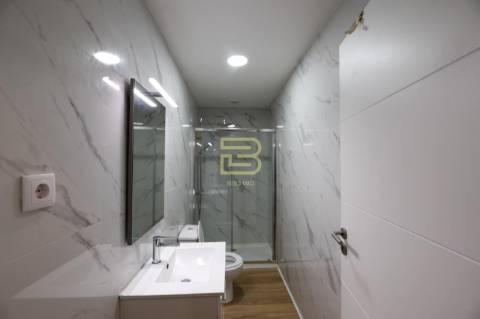 Andar moradia T2 remodelado  para arrendamento em Rio Tinto