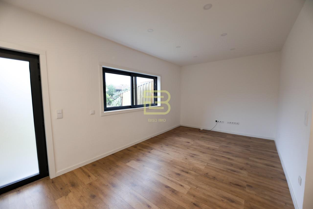 Andar moradia T2 remodelado  para arrendamento em Rio Tinto