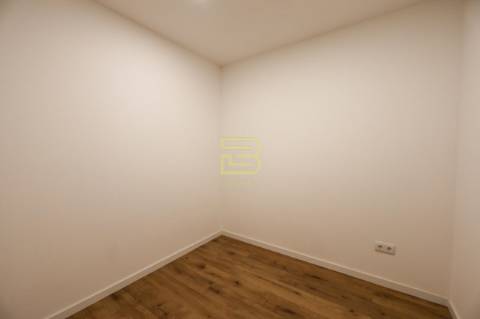 Andar moradia T2 remodelado  para arrendamento em Rio Tinto