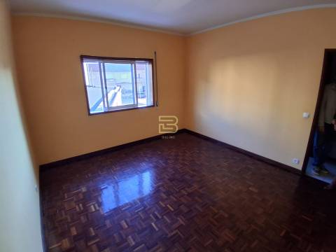 Apartamento T2 em Baguim do Monte — A sua nova casa à beira do Metro