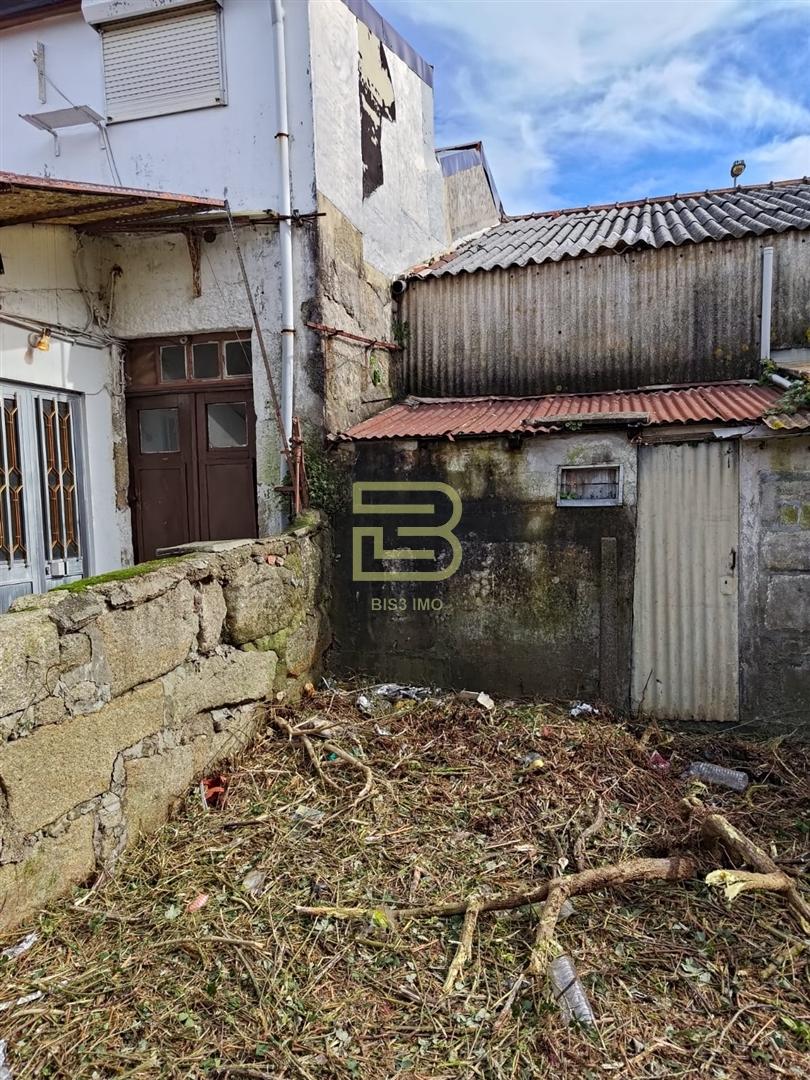 Moradia para remodelação integral com PIP aprovado em Ramalde, Porto