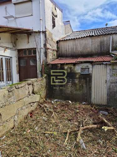 Moradia para remodelação integral com PIP aprovado em Ramalde, Porto