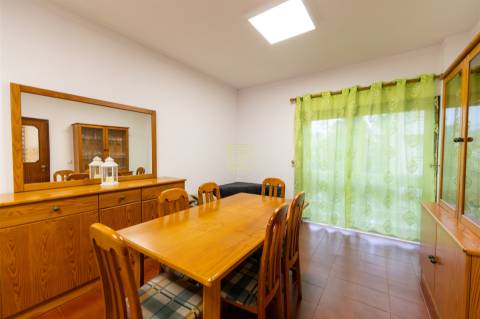 Apartamento T3, no centro de Rio Tinto, com 2 frentes, varandas, equipado  mobilado, para arrendar.