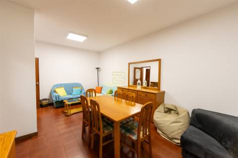 Apartamento T3, no centro de Rio Tinto, com 2 frentes, varandas, equipado  mobilado, para arrendar.