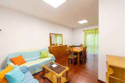 Apartamento T3, no centro de Rio Tinto, com 2 frentes, varandas, equipado  mobilado, para arrendar.