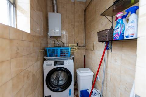 Apartamento T3, no centro de Rio Tinto, com 2 frentes, varandas, equipado  mobilado, para arrendar.