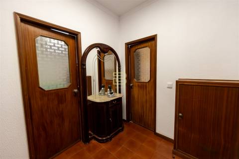 Apartamento T3, no centro de Rio Tinto, com 2 frentes, varandas, equipado  mobilado, para arrendar.