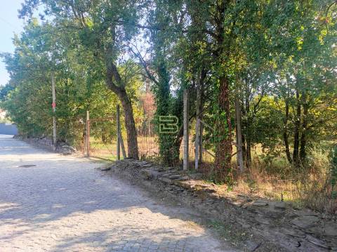 Lote de terreno para construção, situado junto ao Continente de Valongo