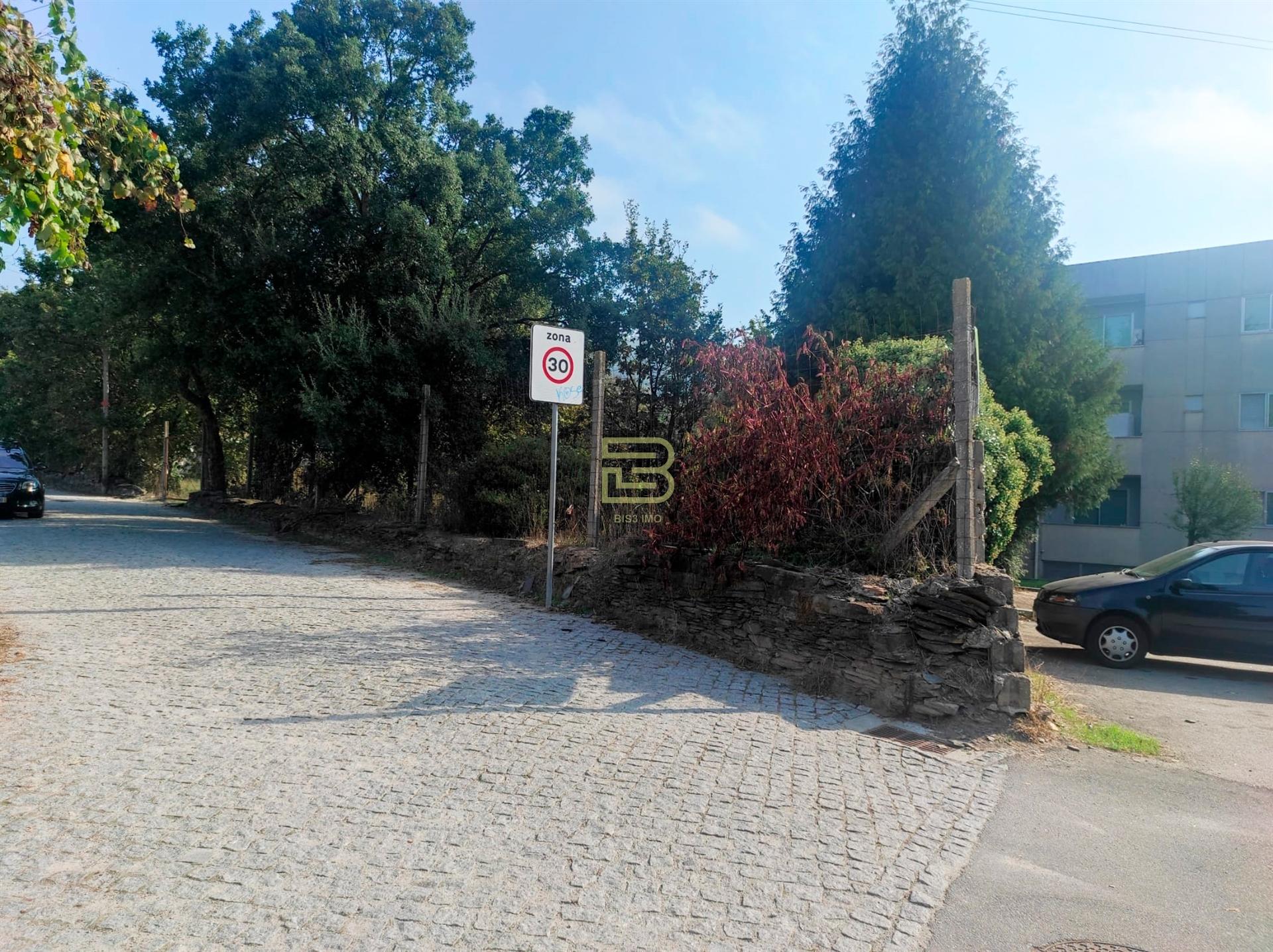 Lote de terreno para construção, situado junto ao Continente de Valongo