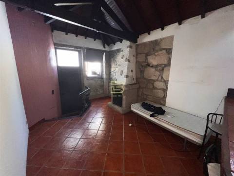 Moradia T1 a 10 minutos da  rotunda da Boavista e 5m da estação de metro Carolina Michaelis